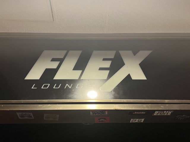 FLEX LOUNGE